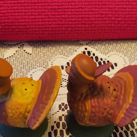 Vintage Avon Thanksgiving Salt & Pepper Shakers - Picture 5 of 7